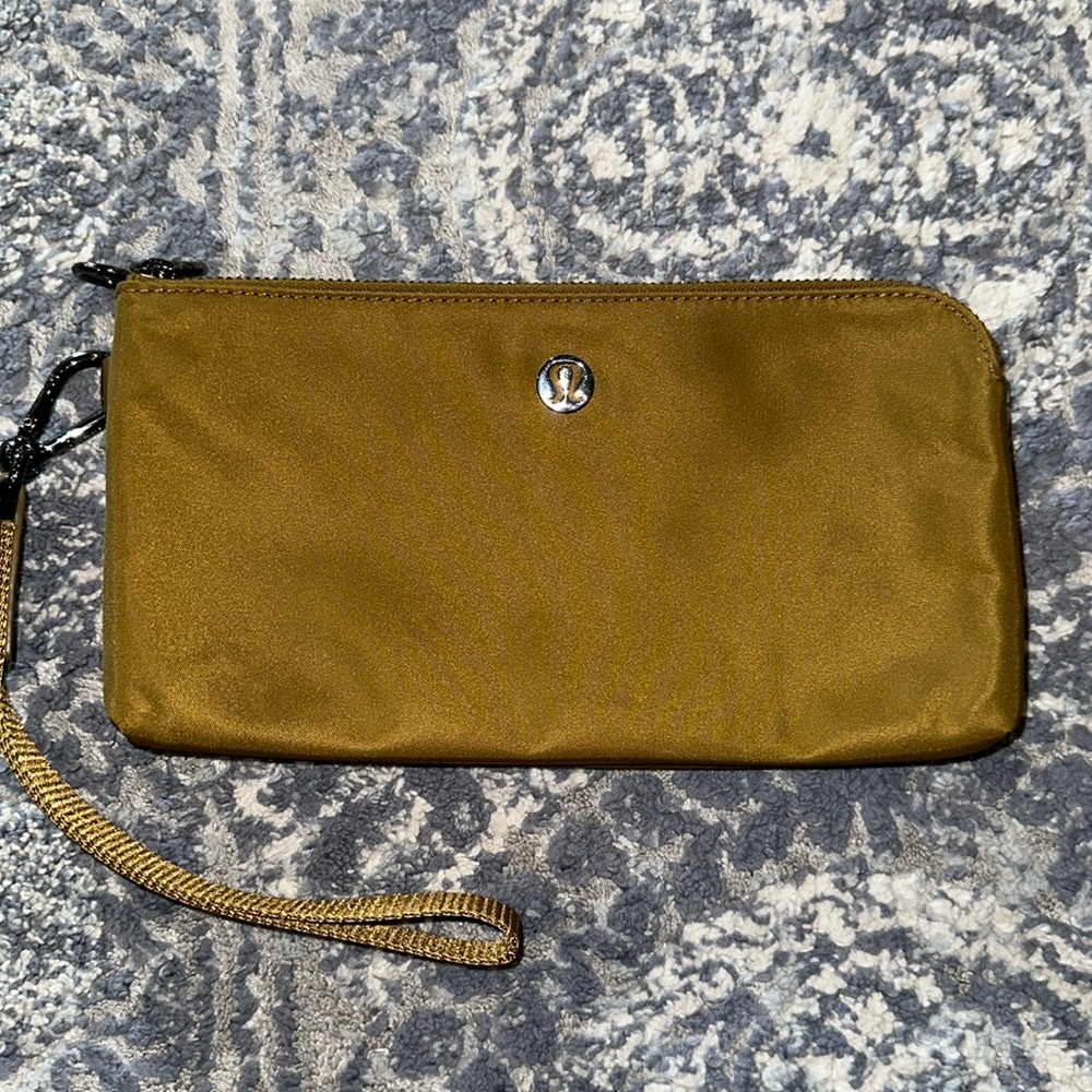 Lululemon Wristlet Like New no Tags